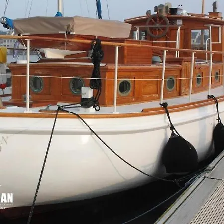 Yacht Karaboudjan * 생말로
